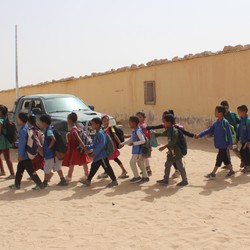 Better schools for 2200+ girls and boys of the saharawi camp ... Immagine 1